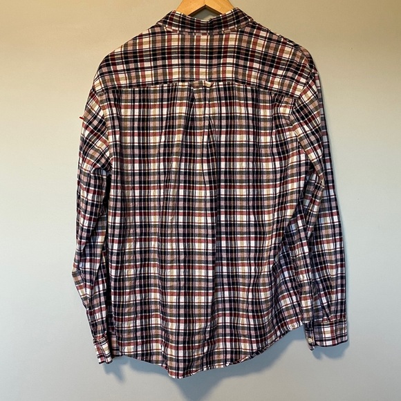 Pendleton Men's Plaid Button-Down Shirt - Picture 6 of 6